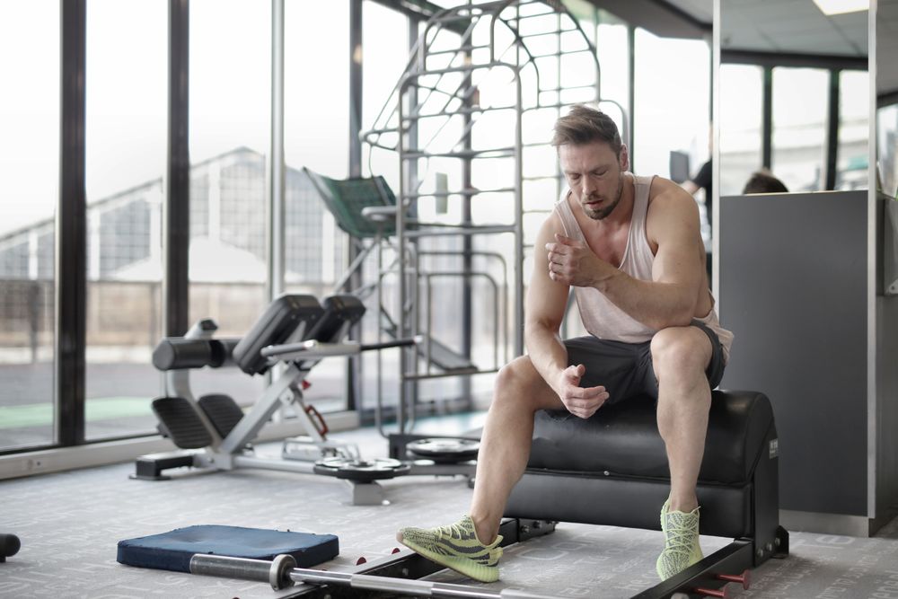 This 8×8 EMOM Workout Is Your Shortcut to Building Strong Legs and Abs