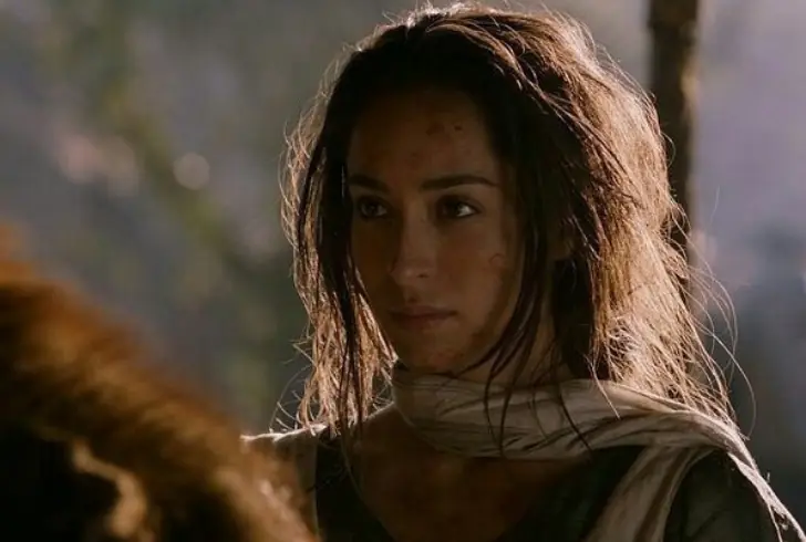 Oona Chaplin as Talisa in scene